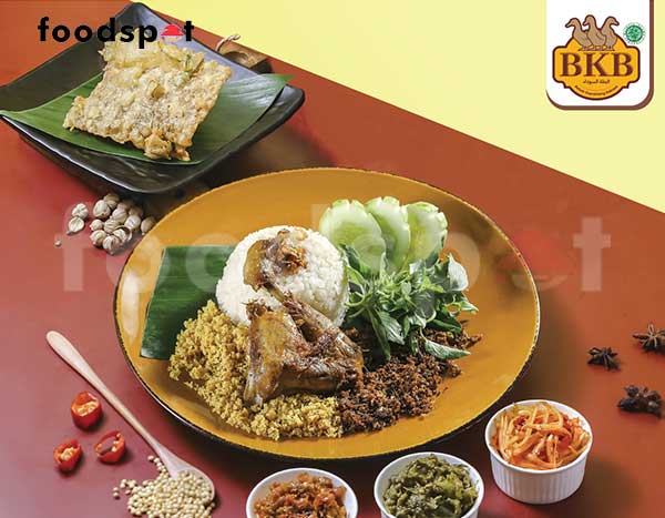 Paket Lengkap Ayam Kampung Goreng Djakarta + Tahu & Tempe Goreng