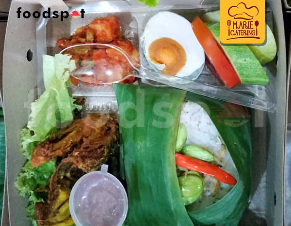 Nasi Gurih Ayam Goreng