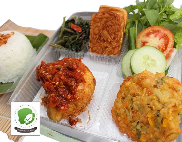 Nasi Ayam Penyet Komplit dari Bakoel Pecel Blitar - foodspot