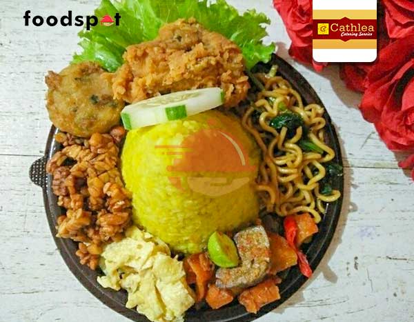 Tumpeng Mini Nasi Kuning Diameter 22cm Dari Cathlea Catering Surabaya Foodspot 7397