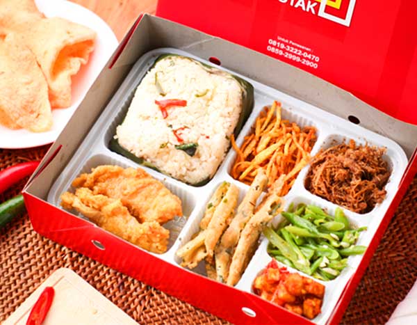 Paket Ayam Coconut Flakes dari Nasi Kotak Kotak - FoodSpot