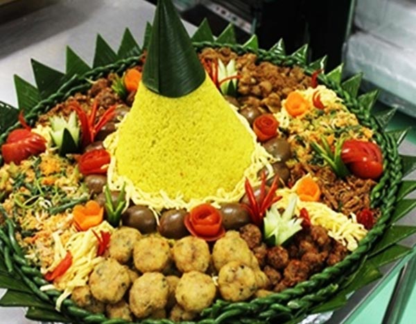 Order Nasi  Tumpeng  Tampah  50 Orang Food Spot