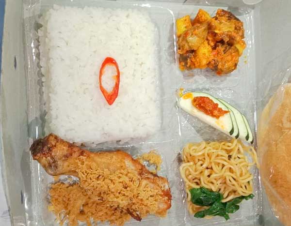 Nasi Kotak Ayam Kremes dari Raja Rasa Catering @Surabaya - foodspot